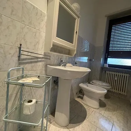 Fantastico A Pochi Passi Dalla Metro Appartamento